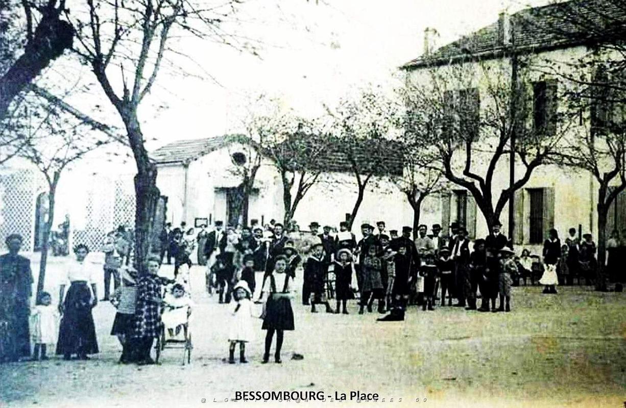 848- Bessombourg - La Place.jpg